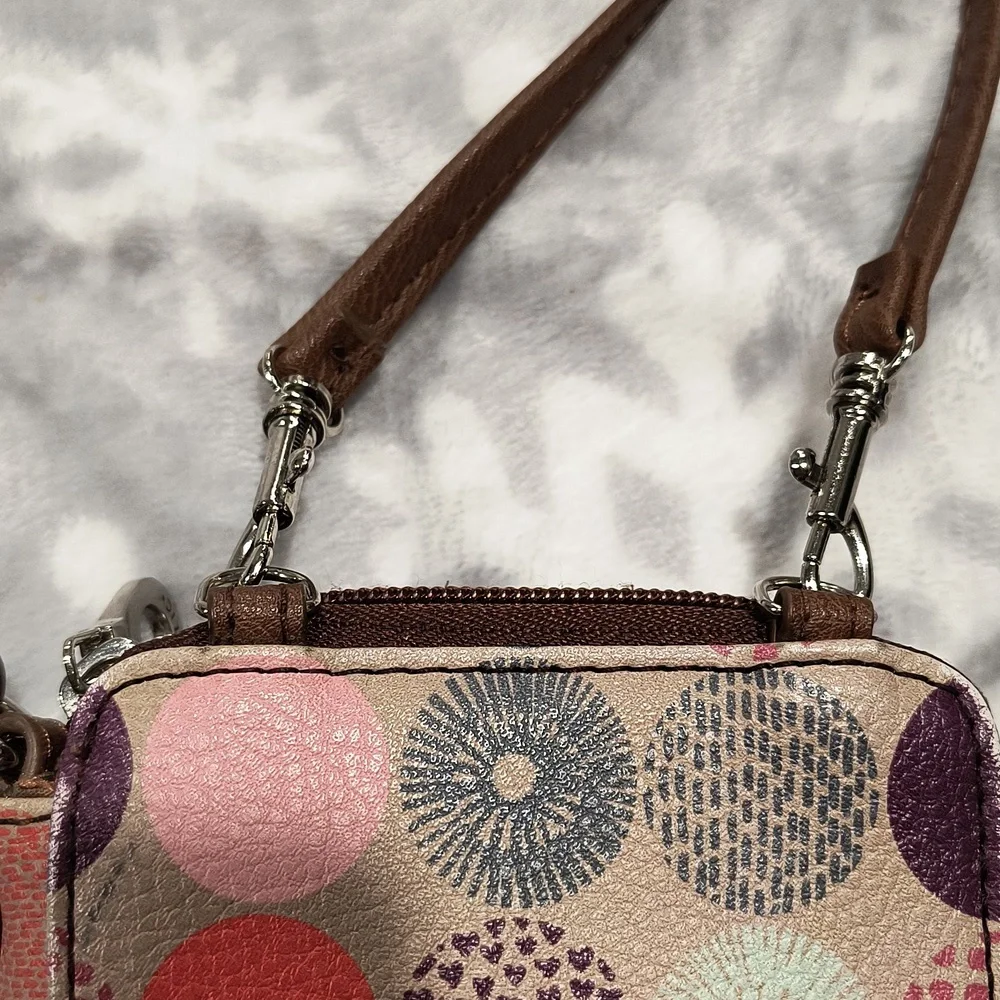Relic Crossbody/Wristlet/Phone Case, Detachable strap, EUC, 7